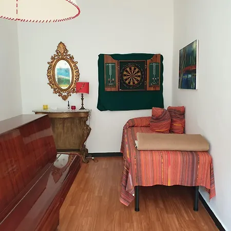La Casa Gialla * Lago (Liguria)