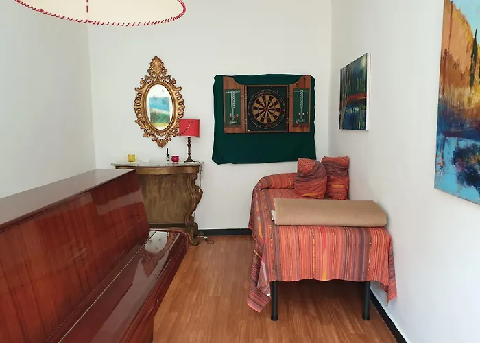 La Casa Gialla * Lago (Liguria)