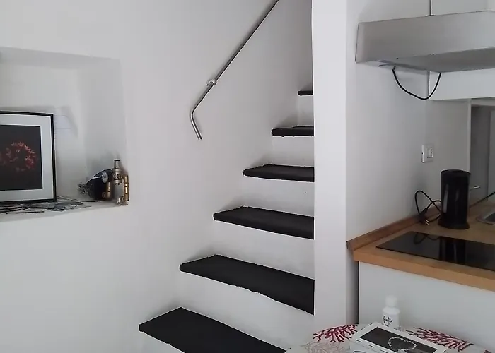La Casa Gialla * Lago (Liguria)